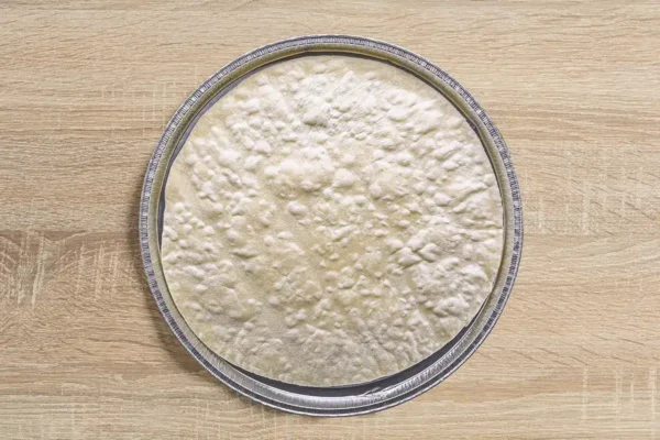 gluten-free-01 Gluten Free Pizza Base with aluminum tray (30cm)