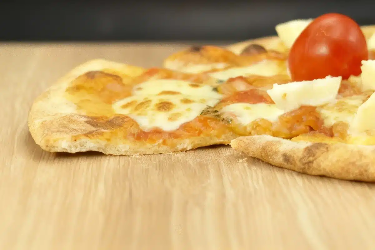 Romana Fine Yeast Free Pizza Base (35 cm) - Image 3